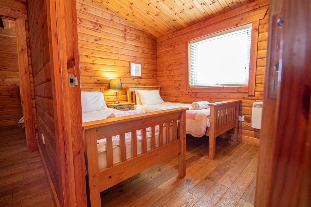 Aviemore Lodges Exterior photo